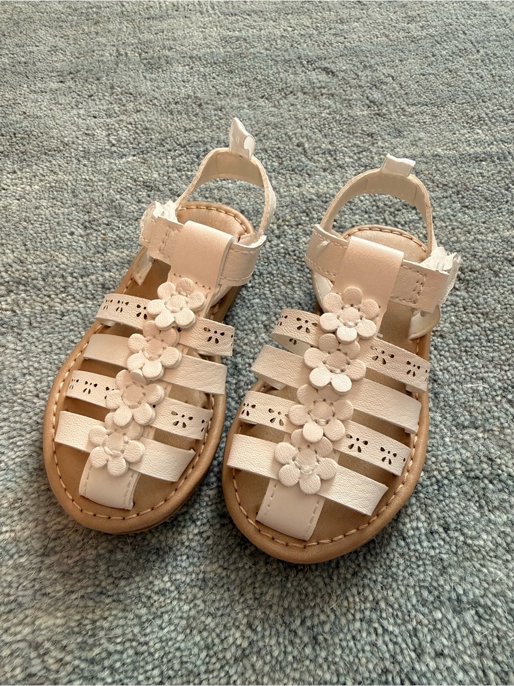 NWOT Carter's White Floral Strap Girls' Sandals